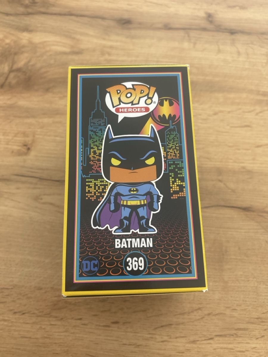 Funko Statuette: Funko Pop Batman 369 Black Light Hot Topic – Nuovo (secondo la descrizione) da Locarno venduto da ema_f7lj 3