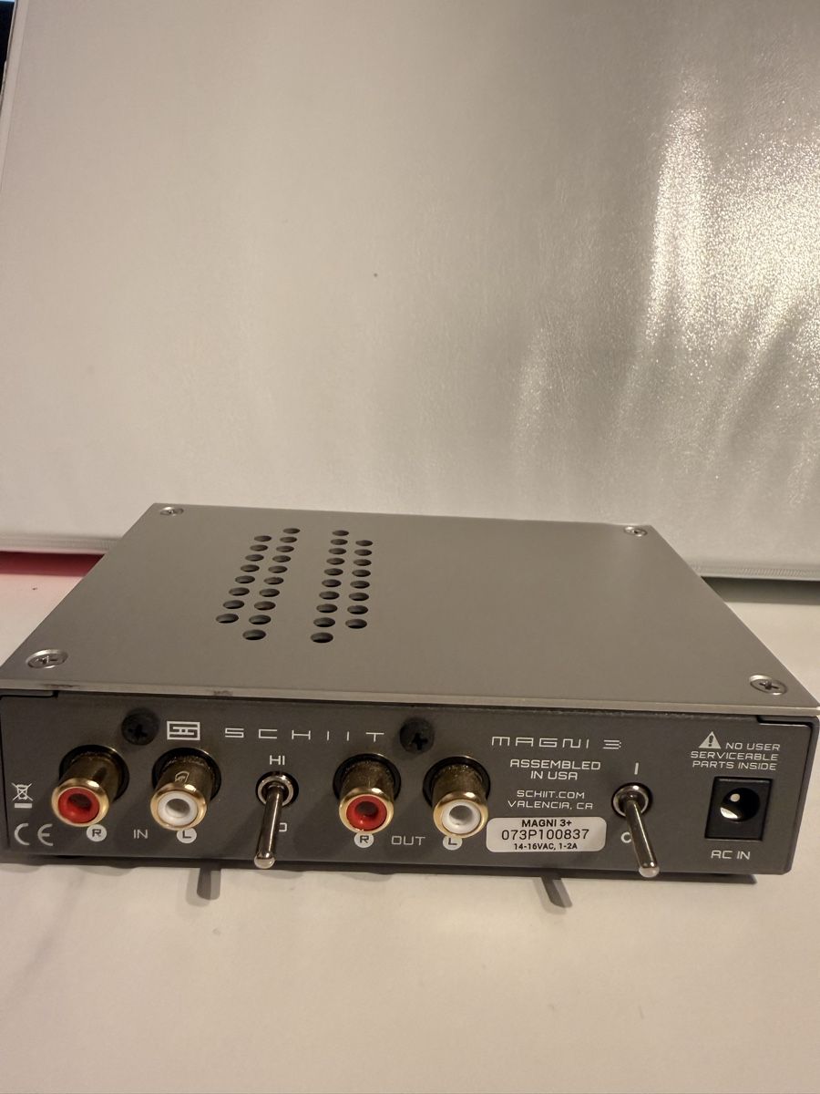 Amplificatori: Schiit Magni 3 Headphone Amplifier with AC Adapter – Usato da Stäfa venduto da mar_7mhy 1