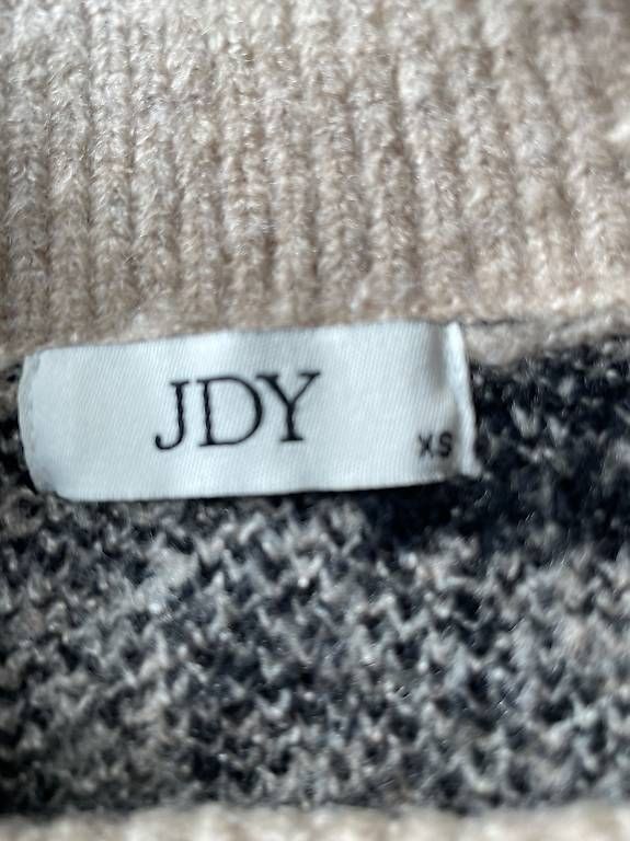 Maglioni & Felpe: JDY Neu Strickpullover im Zebra-Look, Grösse XS – Usato da Flims Dorf venduto da HB450 1