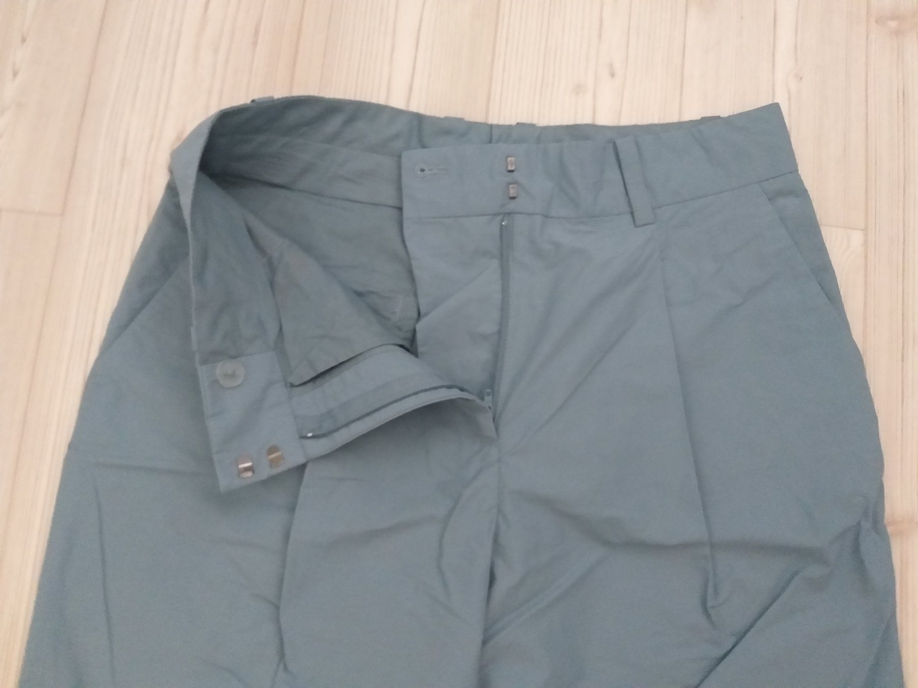 Cos Hosen: Pantalon / Hose COS  Taille / Grosse 34 CH – Gebraucht aus Cossonay-ville von Super-Price-Quality 2