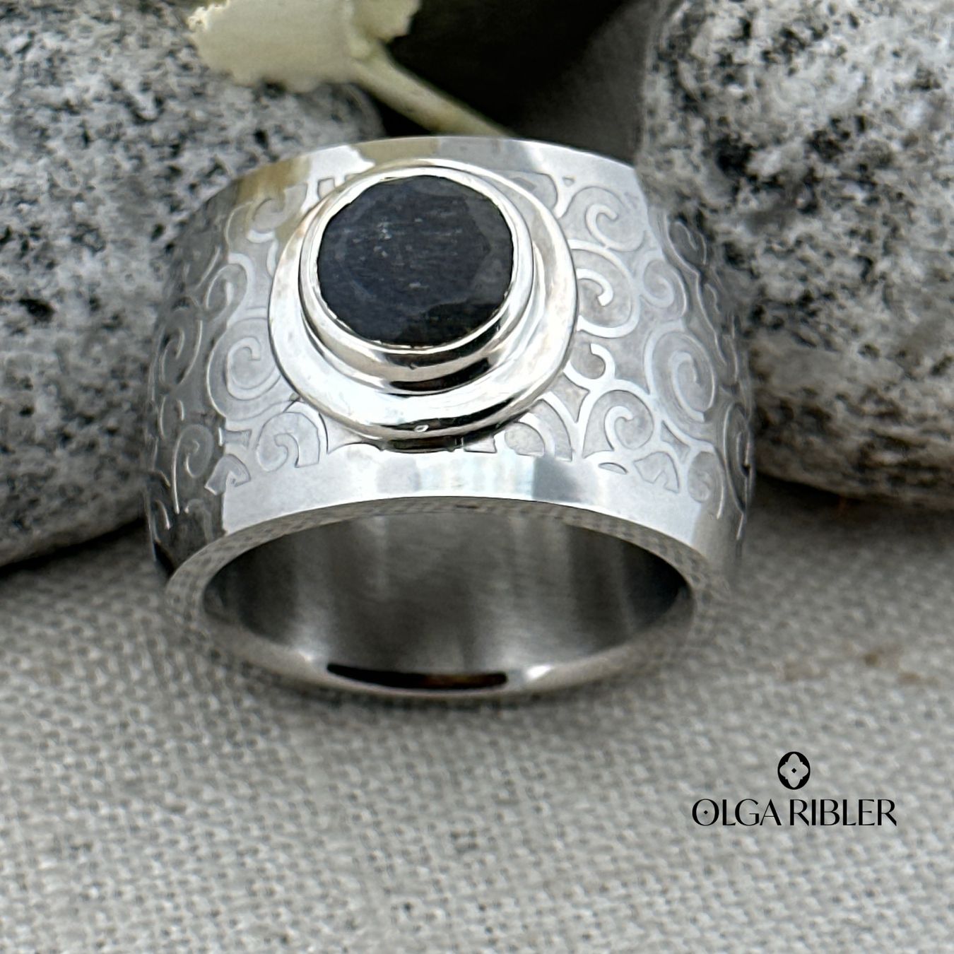 Olga Ribler Bagues: Edelstahlring mit Labradorit, Gr. 62 – Neuf (Voir description) à Luzern par MonikaS03 5