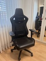 Noblechair Epic Gamingstuhl mit Kissen