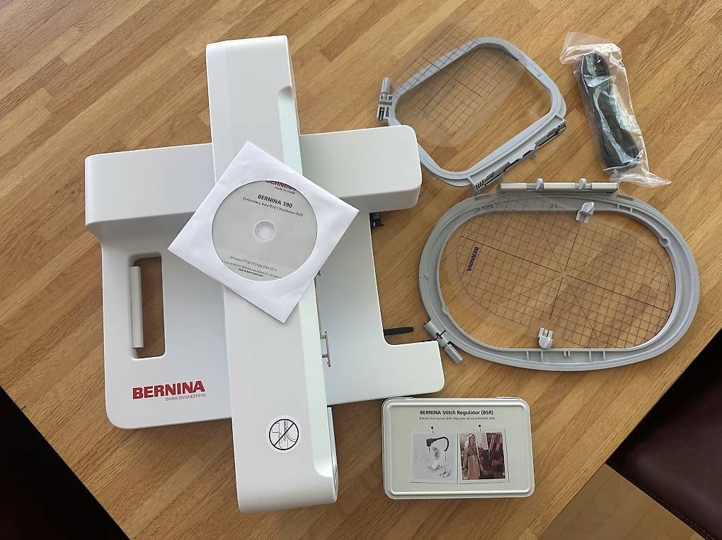 Bernina Cerchi da ricamo: Bernina Stickmodul zu 5er Serie – Nuovo (secondo la descrizione) da Bülach venduto da delphine80