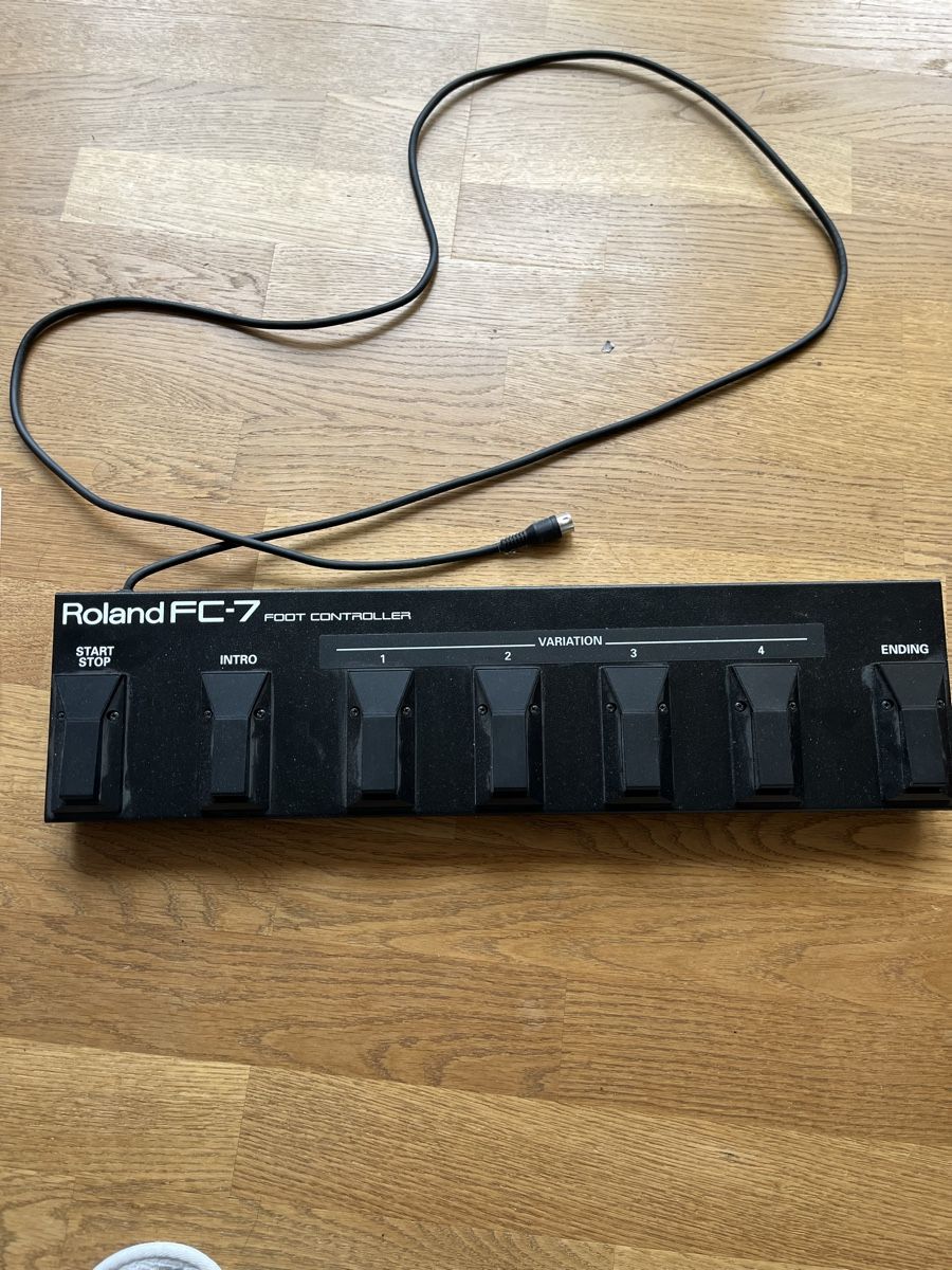 Roland Strumenti musicali: ROLAND FC-7 Footcontroller – Usato da Ebikon venduto da Carlocap 1