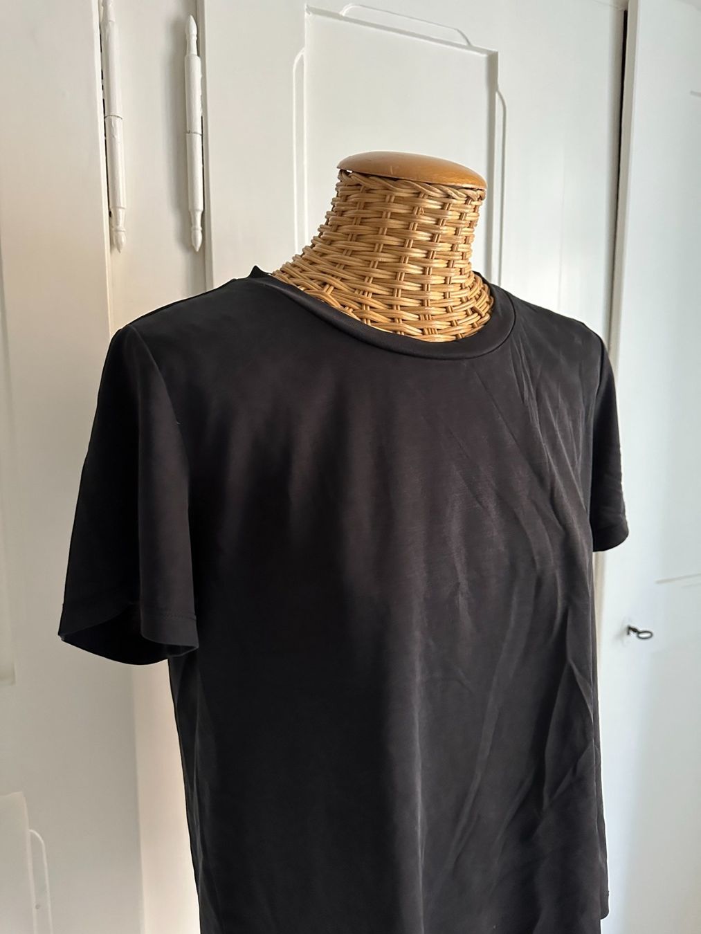 Monki T-shirt: MONKI - T-Shirt schwarz S – Usato da Zürich venduto da Diazaio 1
