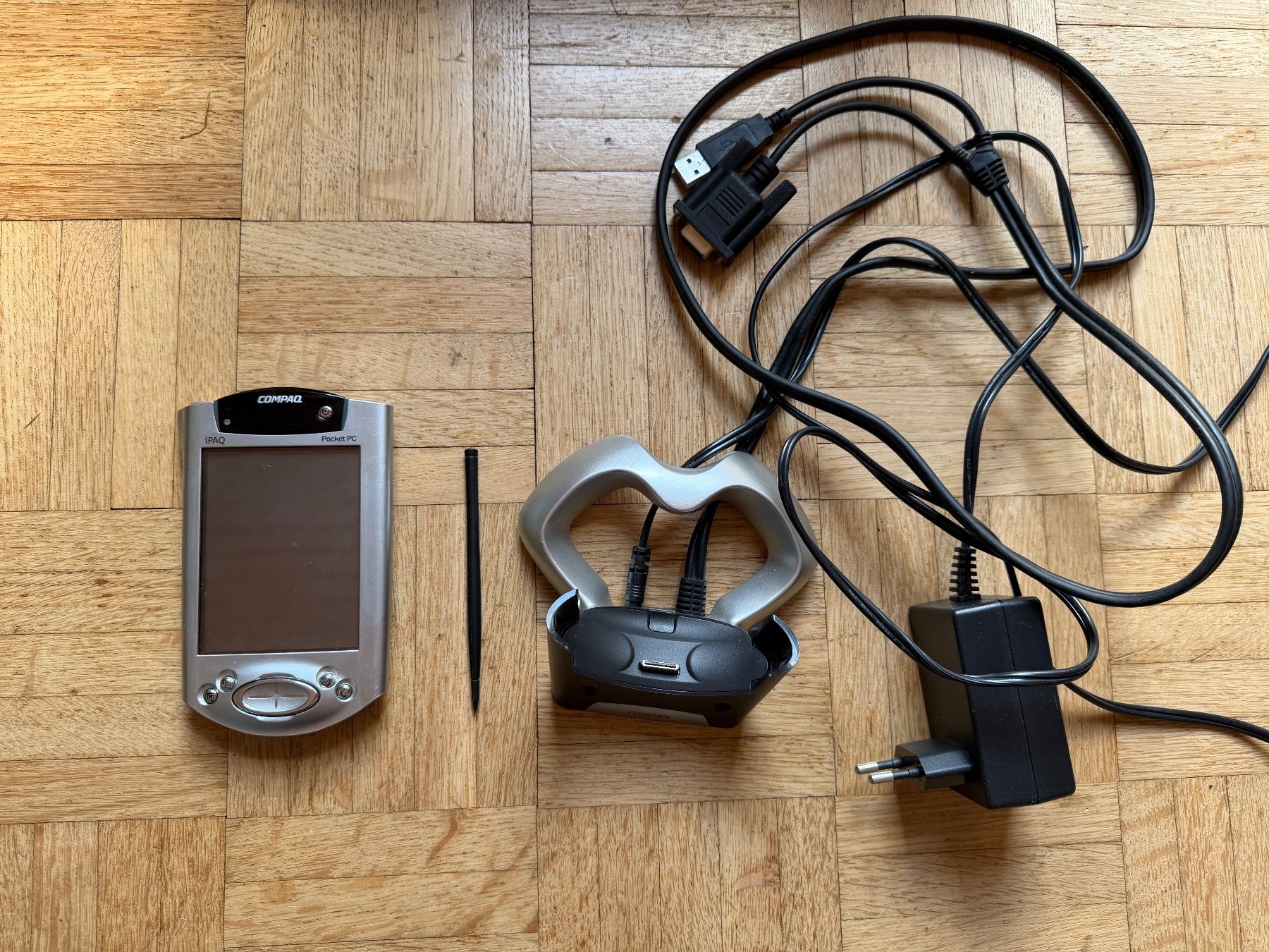 Compaq PDAs: Compaq iPAQ 3870 Pocket PC – Gebraucht aus Adliswil von synchrot 2