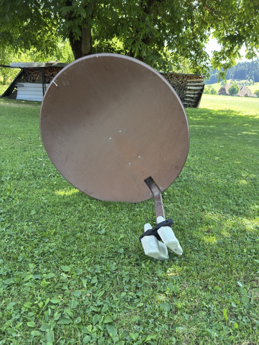 Satellitenschüssel: Satelitenschüssel – Gebraucht aus Lauperswil von chaetschgumi