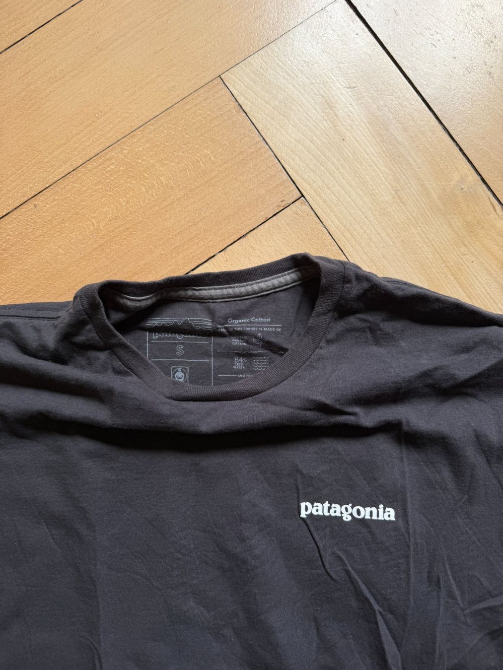 Patagonia T-shirt: PATAGONIA - T-Shirt dunkelgrau S – Usato da Zürich venduto da Diazaio 1