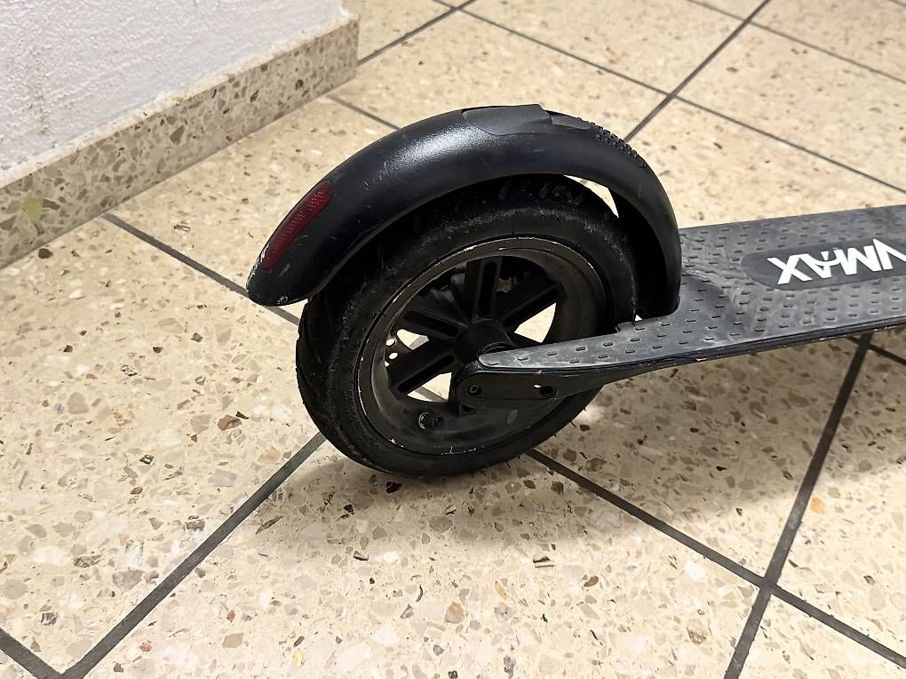 Veicoli elettrici: V Max R93 Carvee Bee Pro E Scooter – Usato da Schwerzenbach venduto da Cdl 2