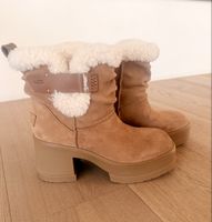Stiefel UGG braun mit Absatz Grösse 38 **NEU**