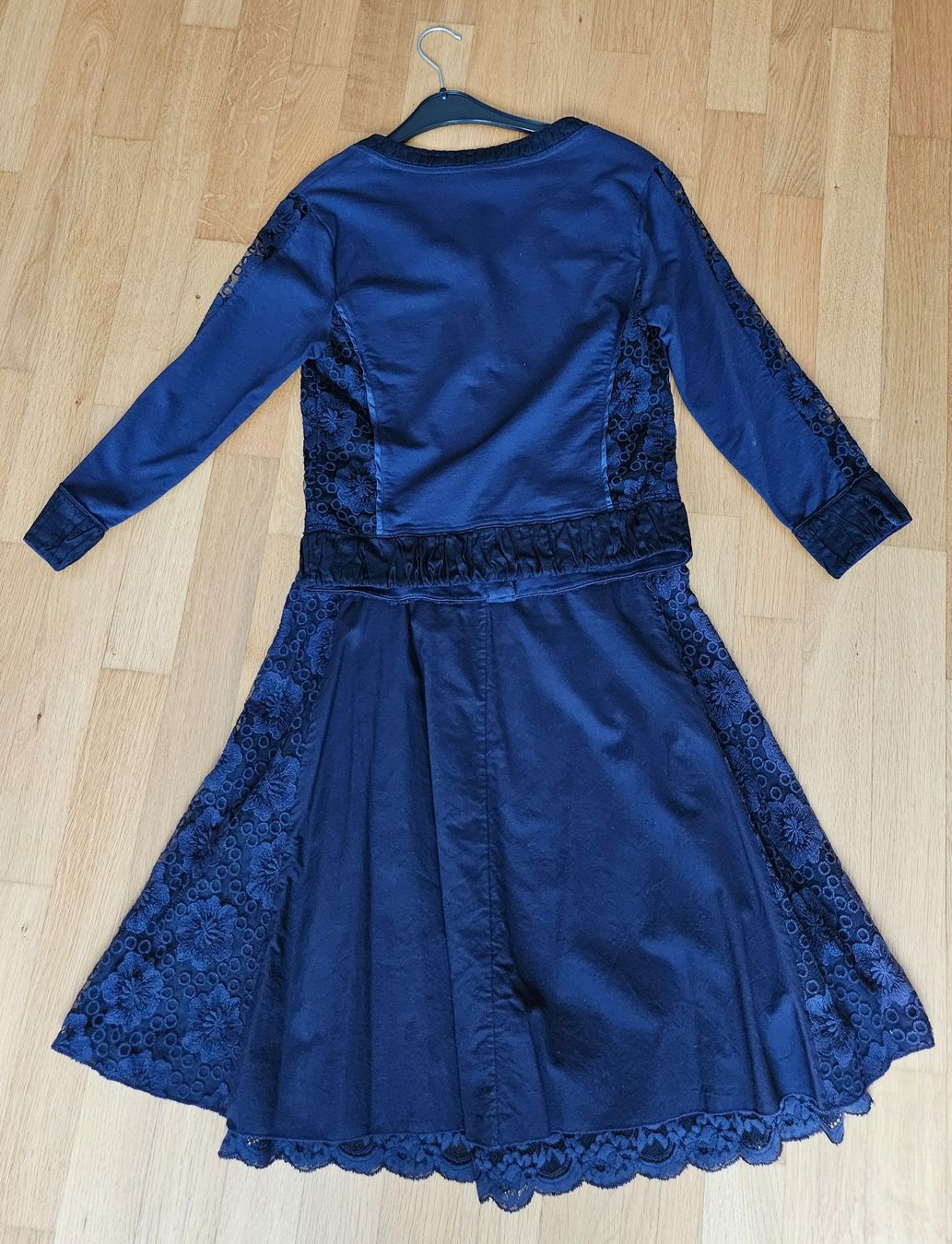 Costumi: 2-Teiler Jacke / Bluse und Rock / Jupe, Gr. M – Nuovo (secondo la descrizione) da Möriken AG venduto da pam66 1