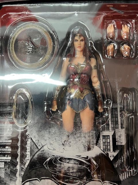 Figuren: Play Arts Kai Wonder Woman – Neu und originalverpackt aus Vuadens von Chouchoujapan 2