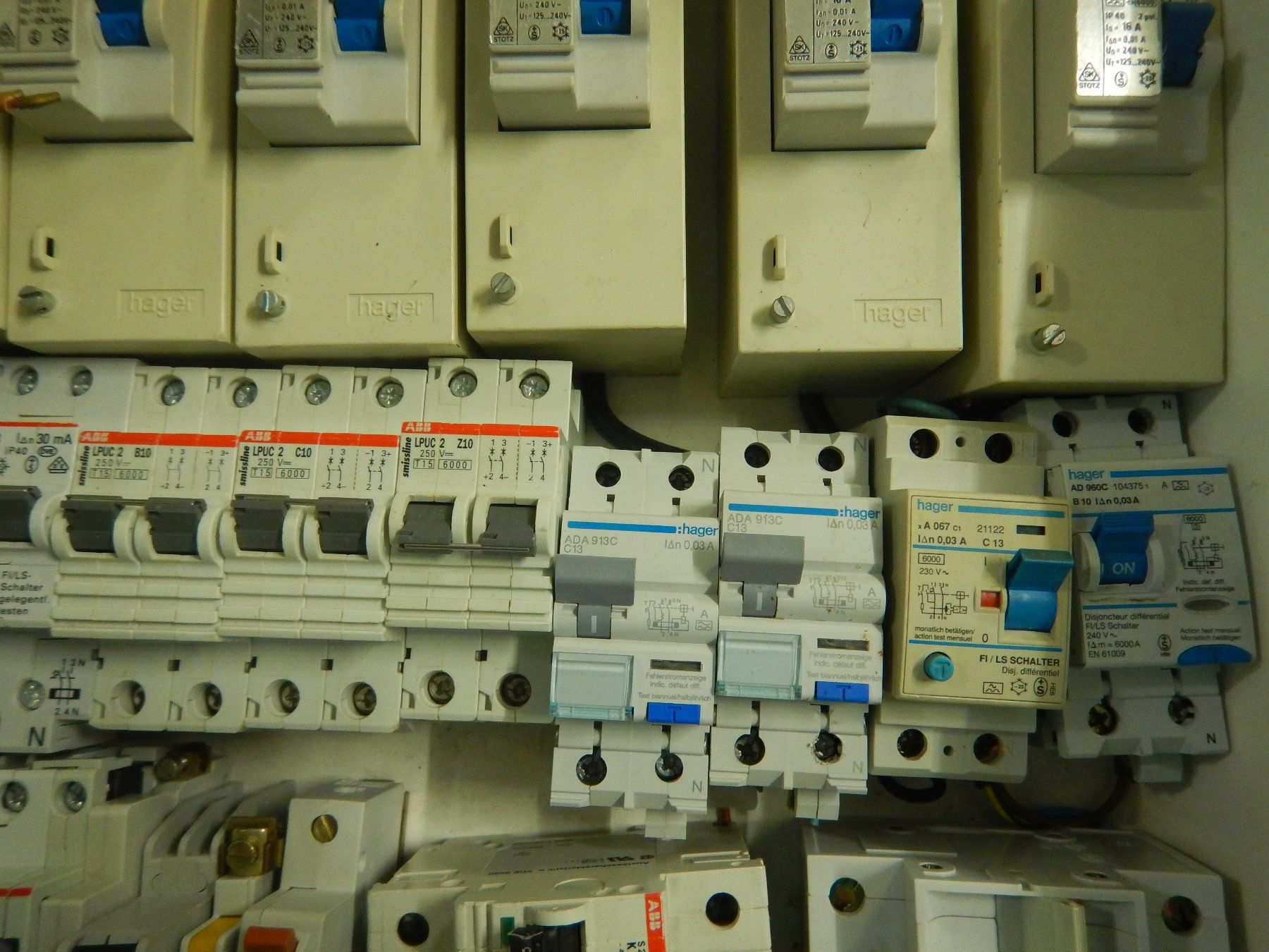Alimentazione elettrica: Grosses Sortiment seltener FI LS Elektromechanik – Usato da Hinterkappelen venduto da atomschnee 3