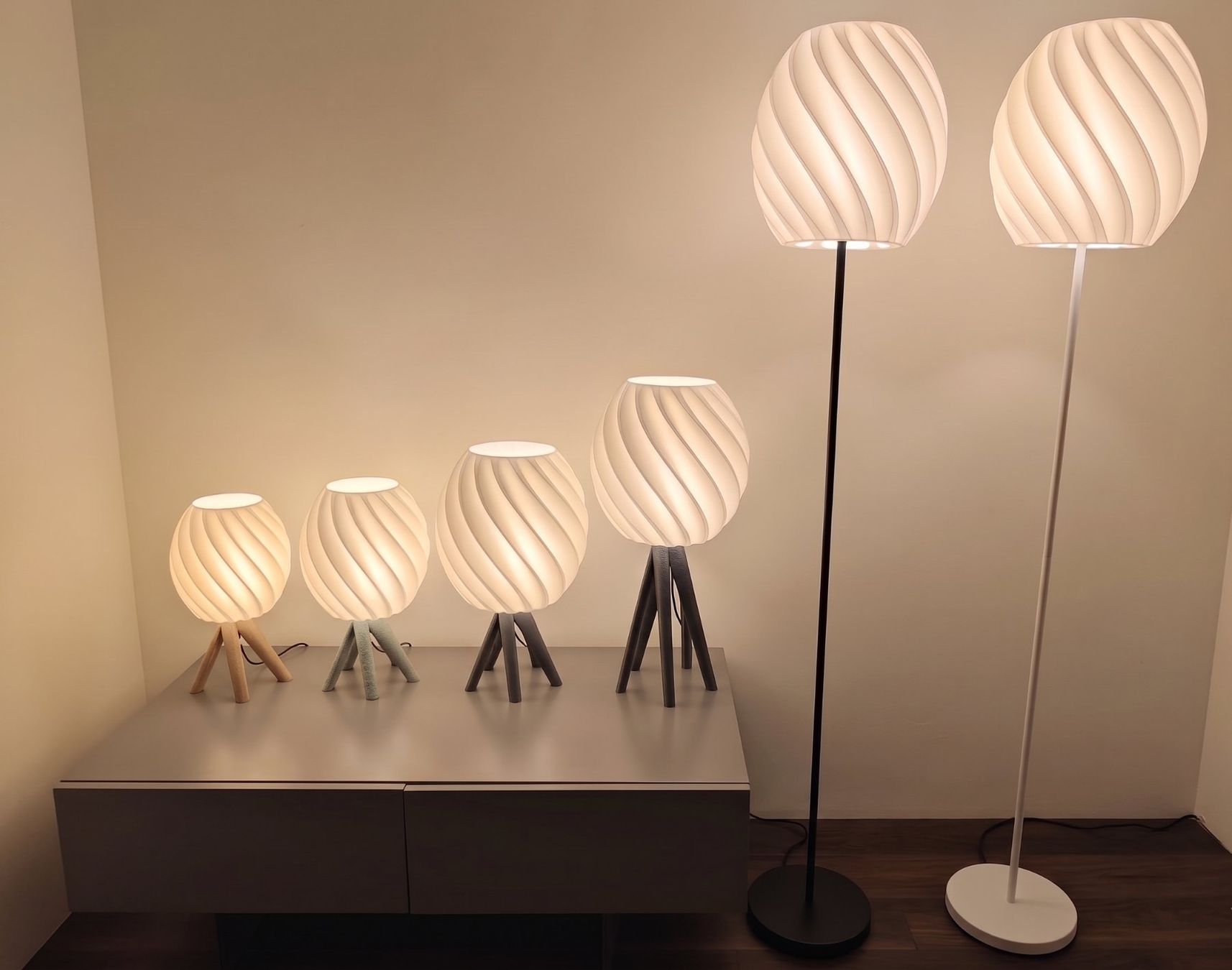 Lampen: Design-Ständerlampe «Schirm Model P» Atelier4B – Neu und originalverpackt aus Roggwil BE von atelier4b 4