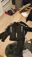 Motorradjacke und Hosen von Römer