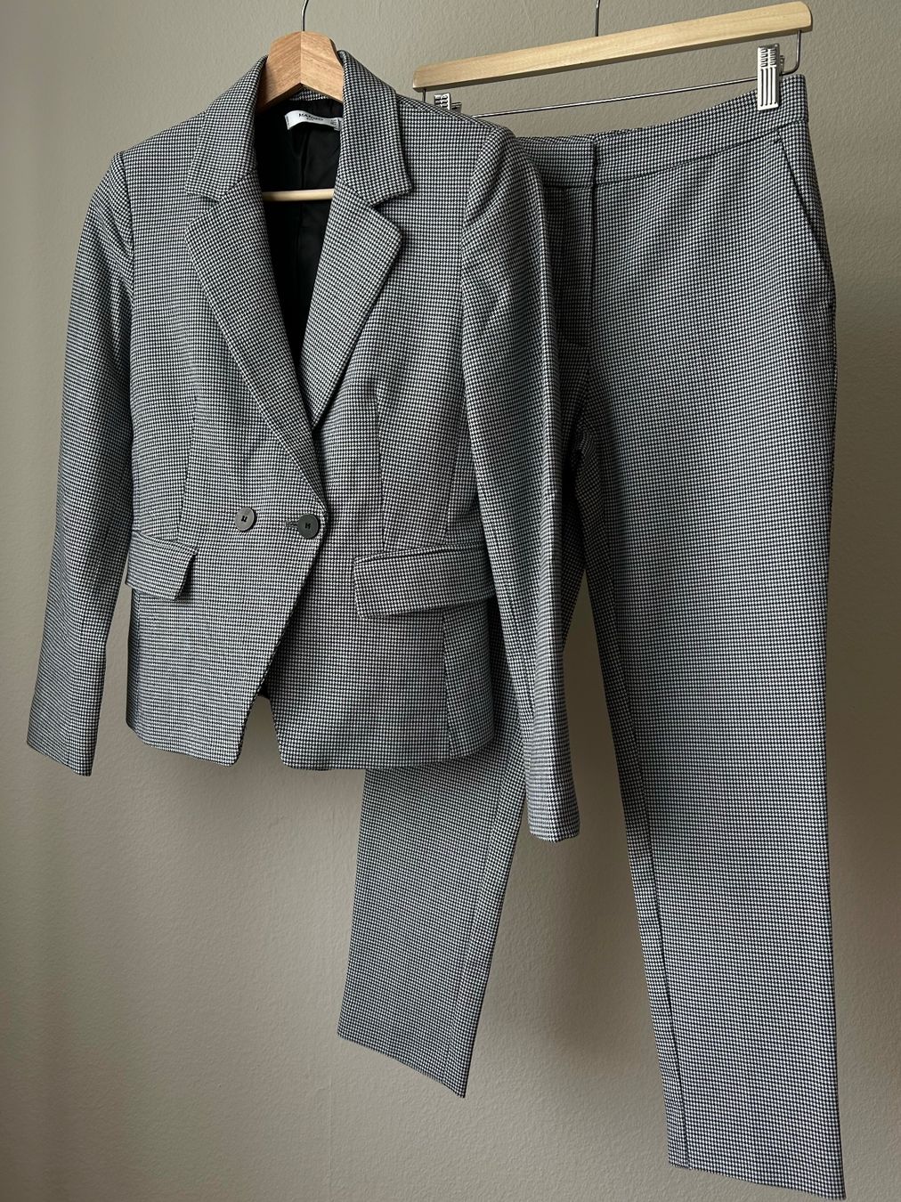 Mango Completi & Tailleur: MANGO suit, blazer & trousers – Usato da Zürich venduto da _nathalie_