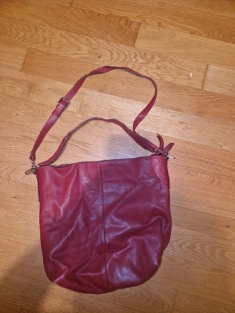 Schicke Ledertasche Liebeskind, rot, geräumig