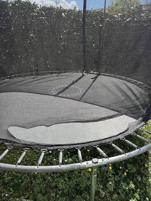 Trampolini: Trampoline de jardin – Usato da Gland venduto da fzarur 1