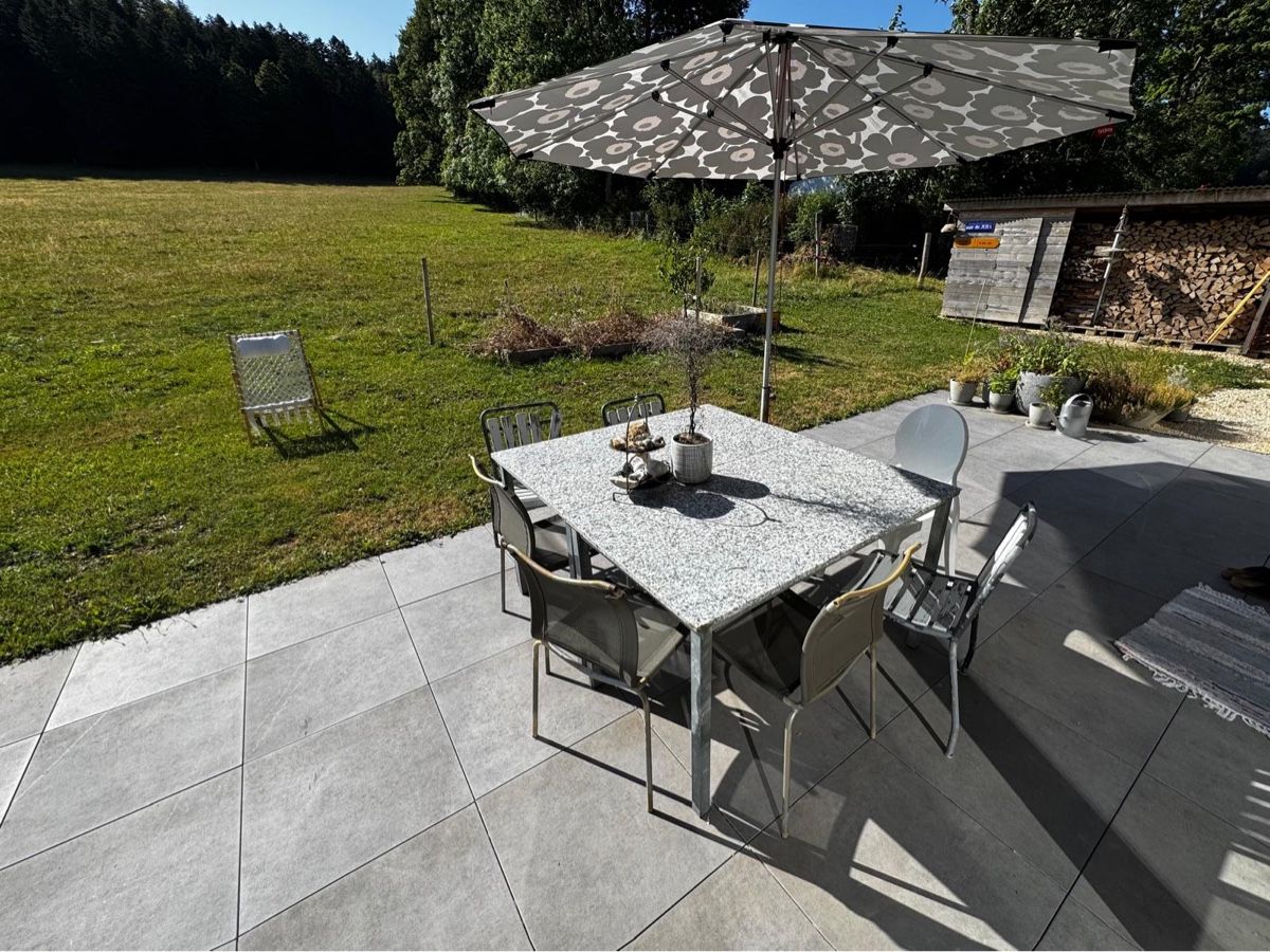 Rivestimenti per pavimenti: Dalles d’extérieur  – Usato da Le Cerneux-Veusil venduto da Mont-Soleil