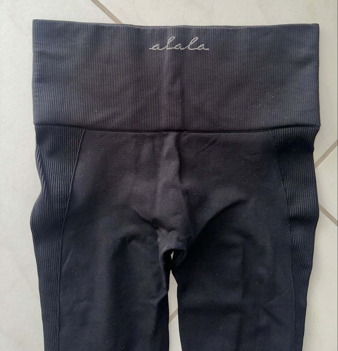 Leggings: ALALA LEGGINS GR. S – Gebraucht aus Unteraegeri von MH203 4