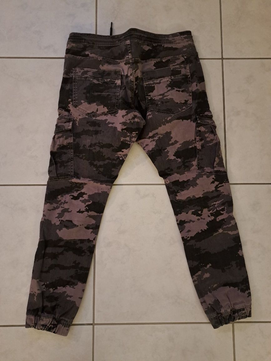 Pantaloni: Hose Camouflage Gr. 31 – Usato da Feusisberg venduto da Whitefir 2
