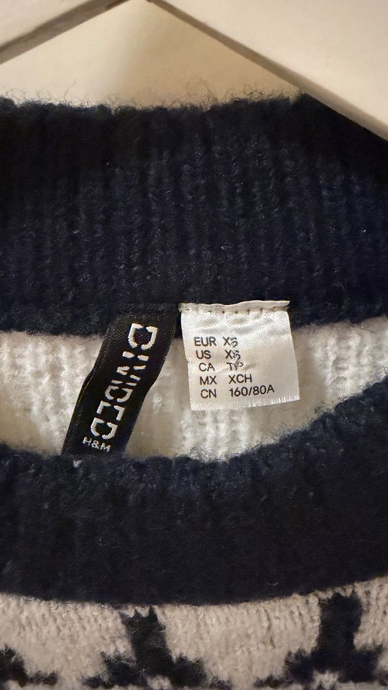 H&M Maglioni & Felpe: H&M Knit Sweater, Ski-themed – Usato da Zürich venduto da pre_vy7t 1