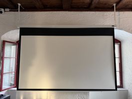 Celexon Motorleinwand Pro 290 x 163. 16:9