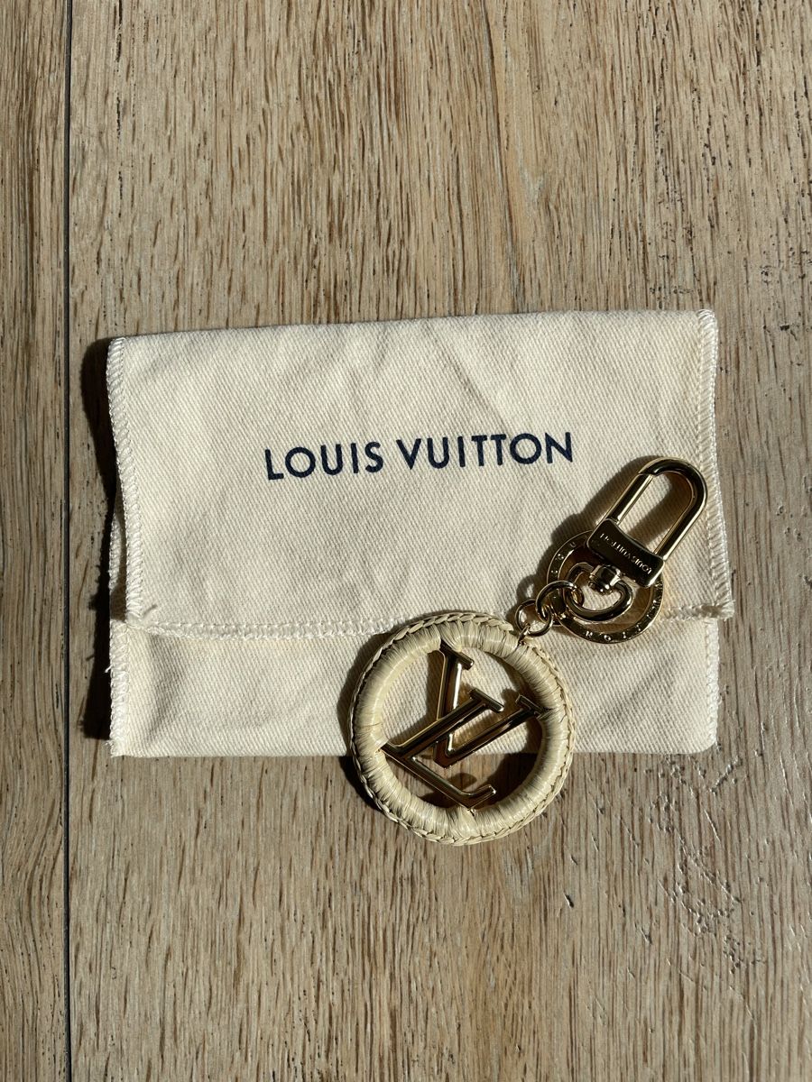 Louis Vuitton Portachiavi: Porte clé Louis Vuitton neuf – Nuovo e nell'imballaggio originale da Geneve venduto da orange1957