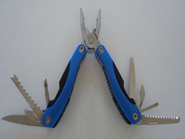 Tous les outils: Multiwerkzeug – Neuf avec emballage d'origine à Ergisch par Haemmerli59