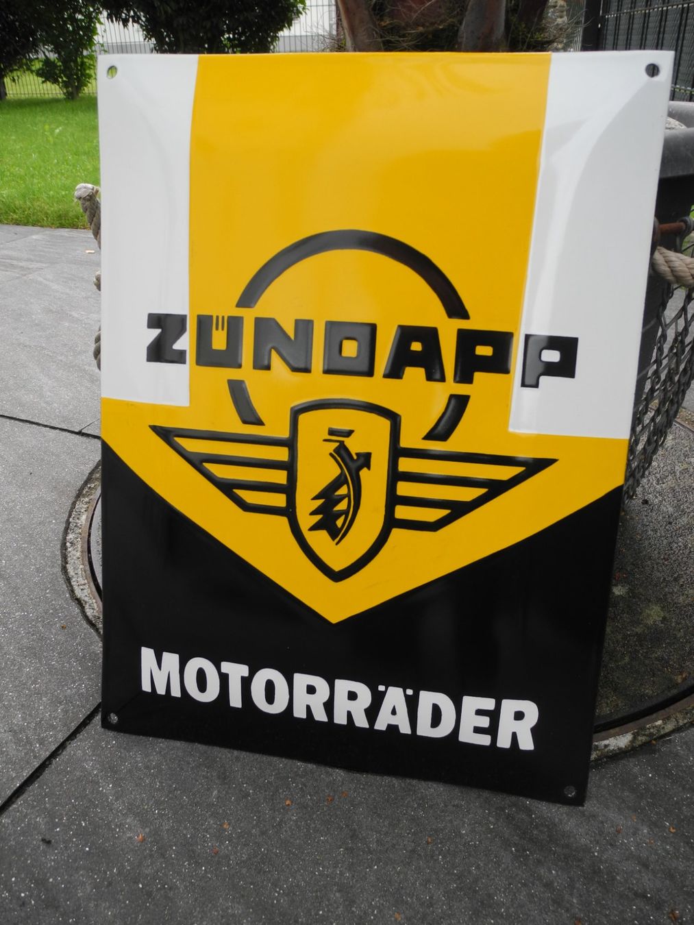 Zündapp Insegne: ZÜNDAPP MOTORRÄDER  EMAIL – Usato da Reinach AG venduto da Huckleberrysix 1