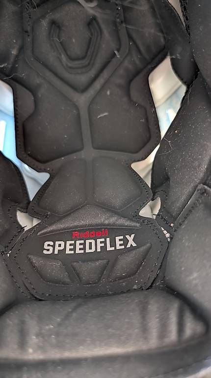 Caschi: Riddell Football Helm  – Usato da Volketswil venduto da cloudy68 3