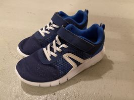 Hallenschuhe / sommerliche Sneaker Gr 34