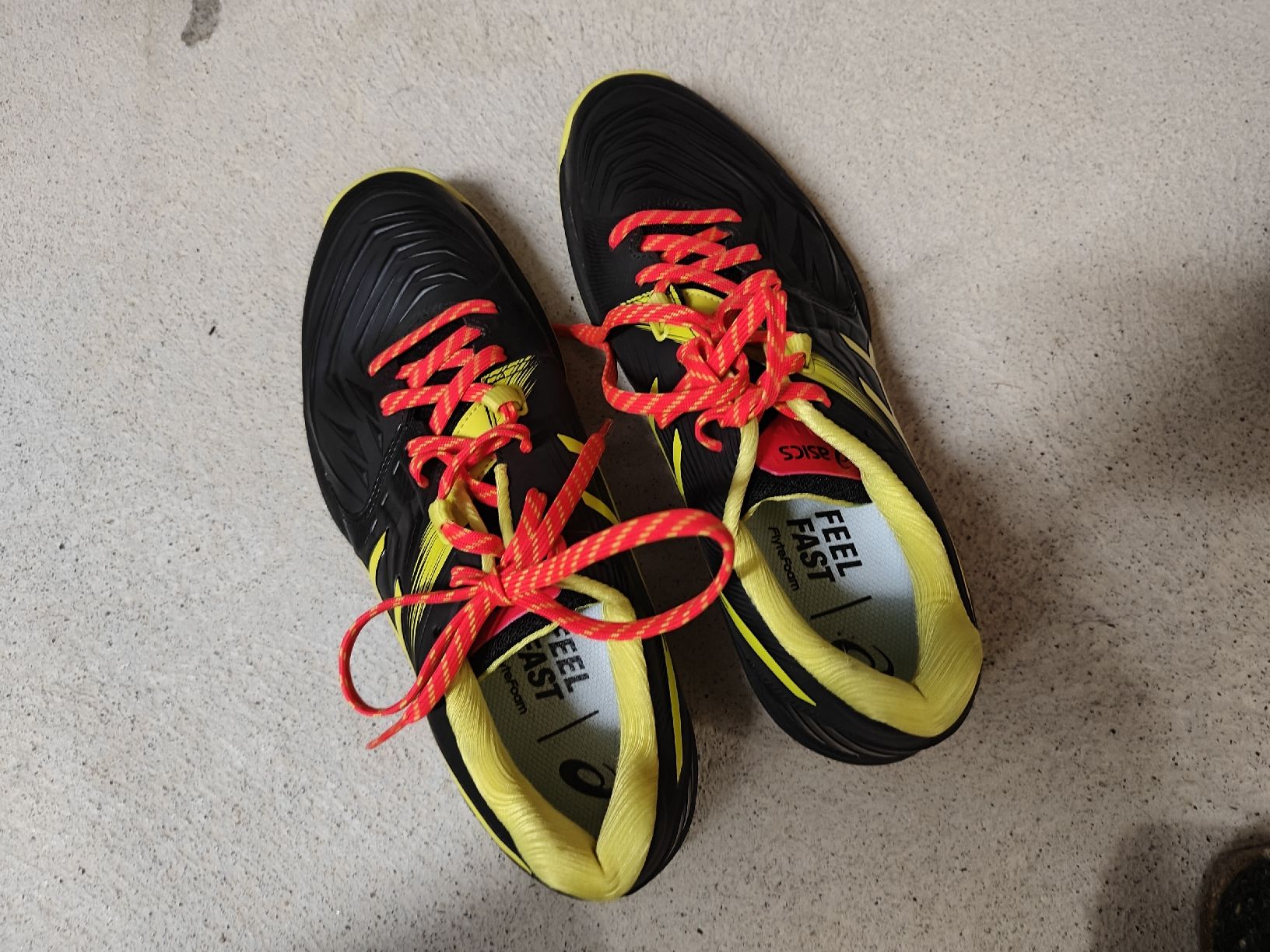 Scarpe da uomo: Asics Blast FF Indoor Shoes Size EU 42 – Nuovo (secondo la descrizione) da Volketswil venduto da huzh