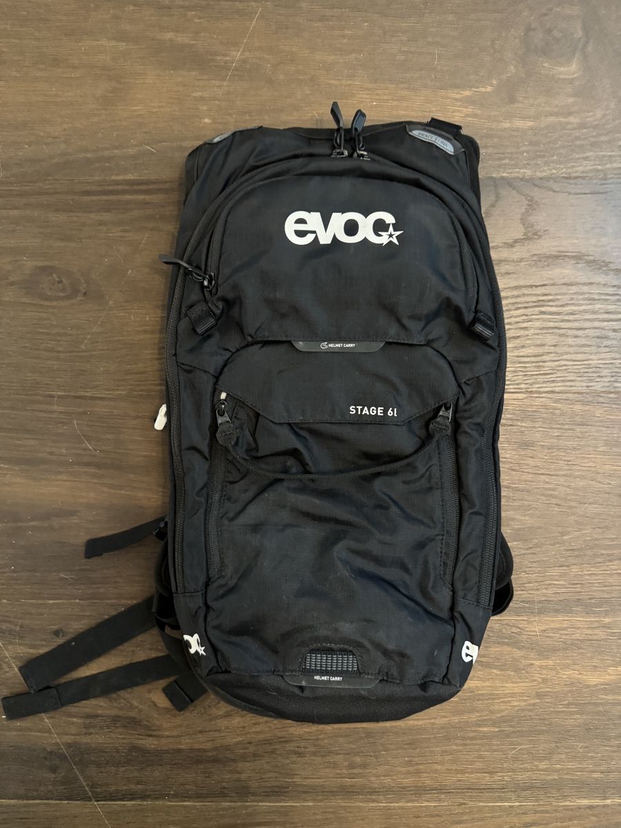Evoc Rucksäcke: EVOC Stage 6 Rucksack – Gebraucht aus Ilanz von kristinalandis