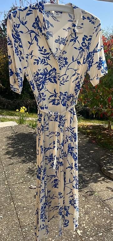 Vestiti: JDY only  blusenkleid weiss / blau, gr S – Usato da Thayngen venduto da buermann