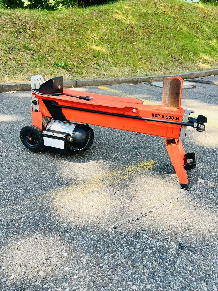 Tutte le macchine: Holzspaltmaschine 220 Volt bis 53 cm  – Usato da Urdorf venduto da mas_5wfz 8