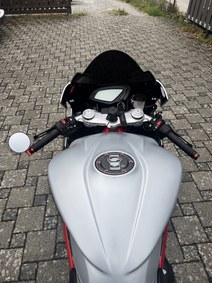 MV Agusta Strada: MV Agusta F3 800 silber/rot – Usato da Dottikon venduto da Nate96 4
