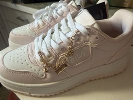 Neue FILA Schuhe GR 39