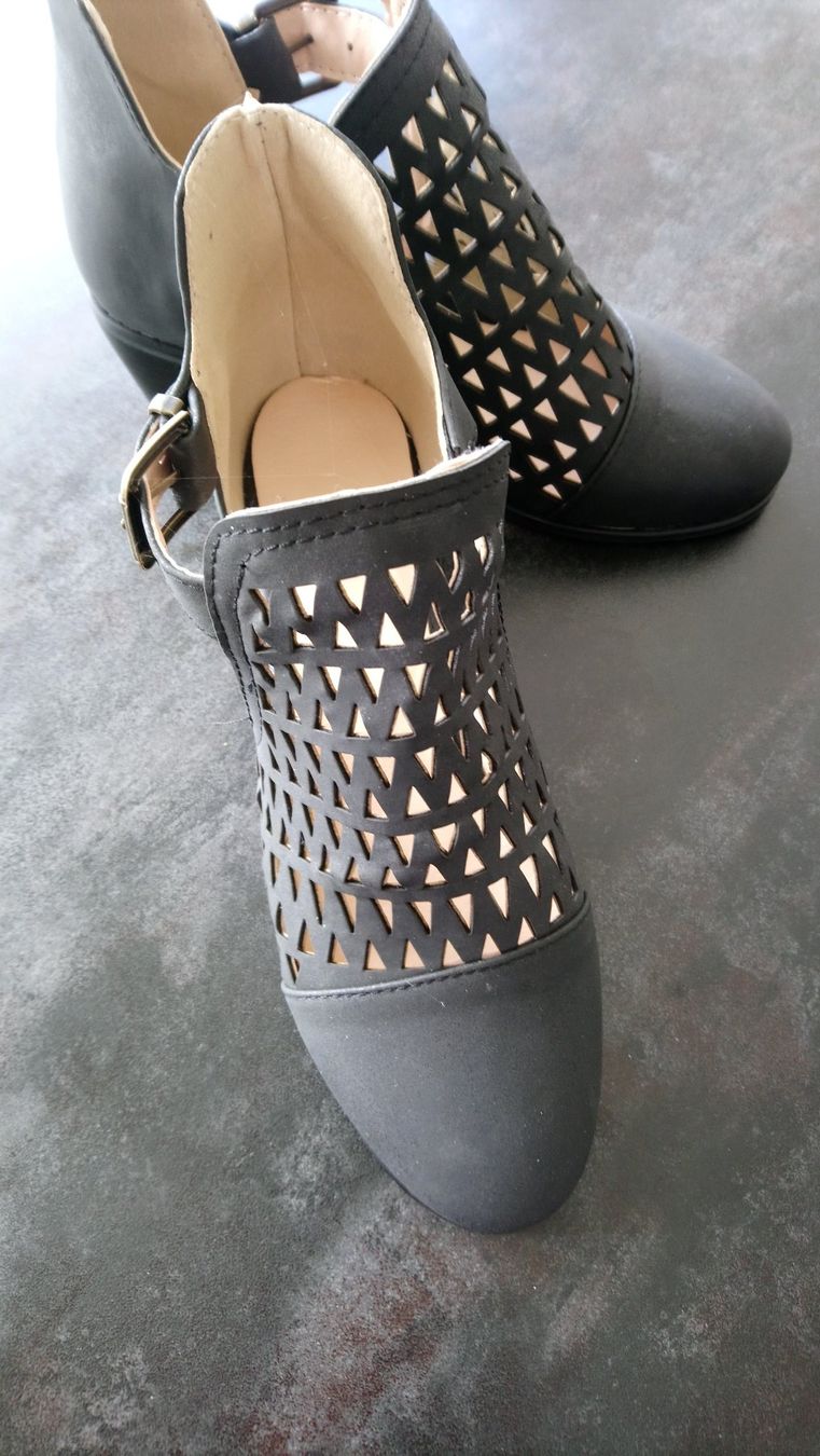 Damenschuhe: Wunderschöne Sandaletten, schwarz, Gr. 37, neu – Neu (gemäss Beschreibung) aus Boll von frauweber 2