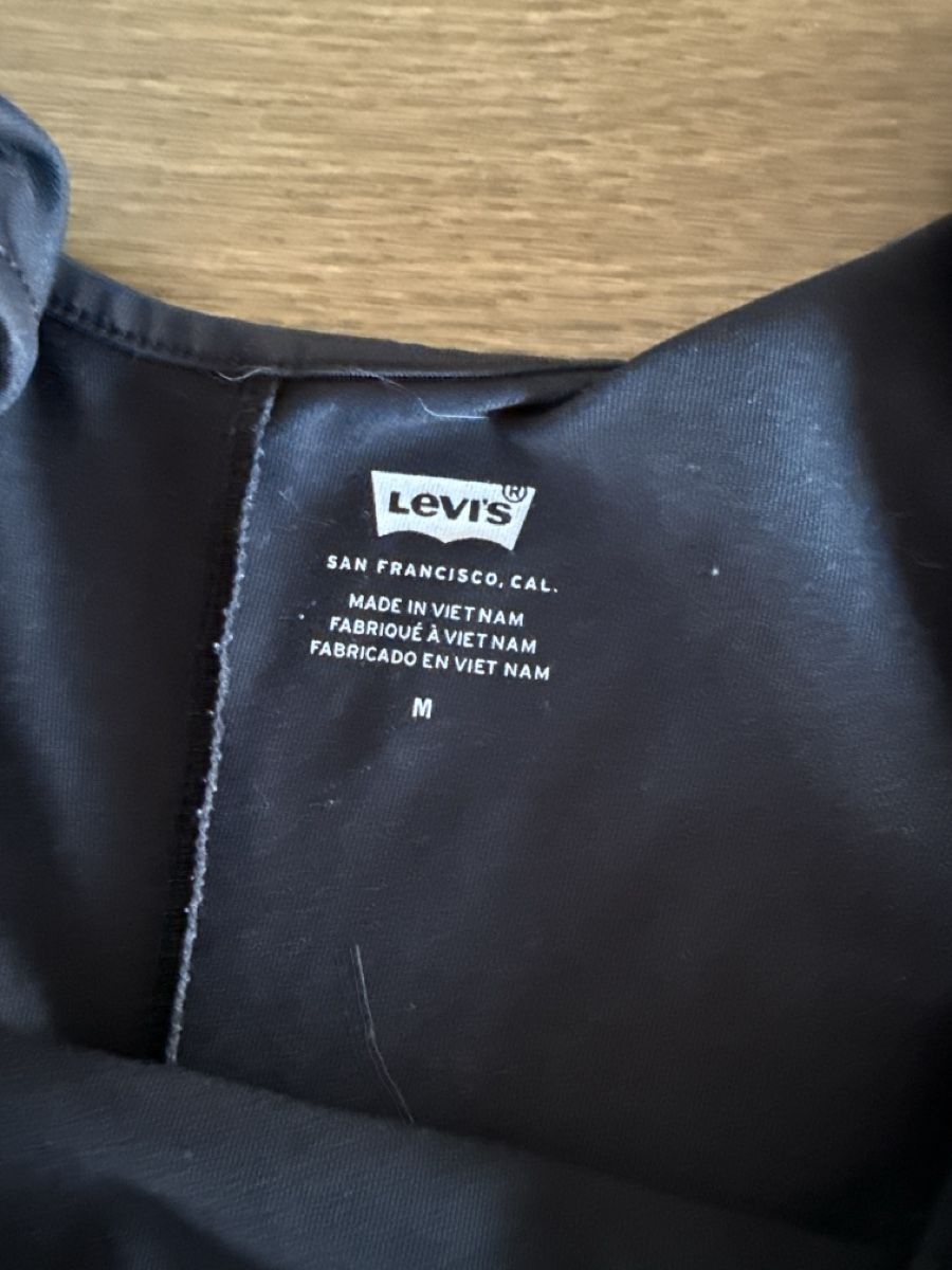 Levi's Tops: Levi's Body Gr M – Neuf (Voir description) à Hüttwilen par sar_8gj7 1