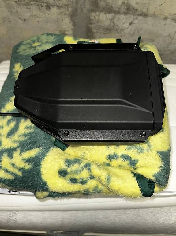 Autres accessoires p. véhicule: Werkzeugbox abschliessbar Wunderlich  – D'occasion à Wittenbach par Chego 1