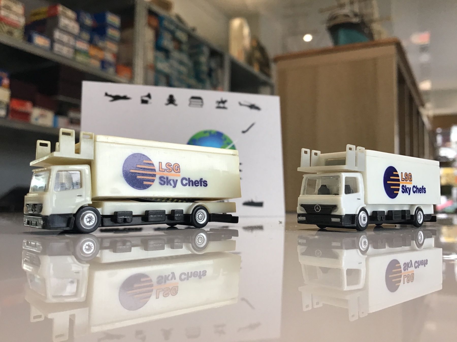 Herpa Modellbausätze & Standmodelle: LSG Sky Chefs Modellauto-Set - 1:200 – Gebraucht aus Männedorf von Modelle-aller-Art