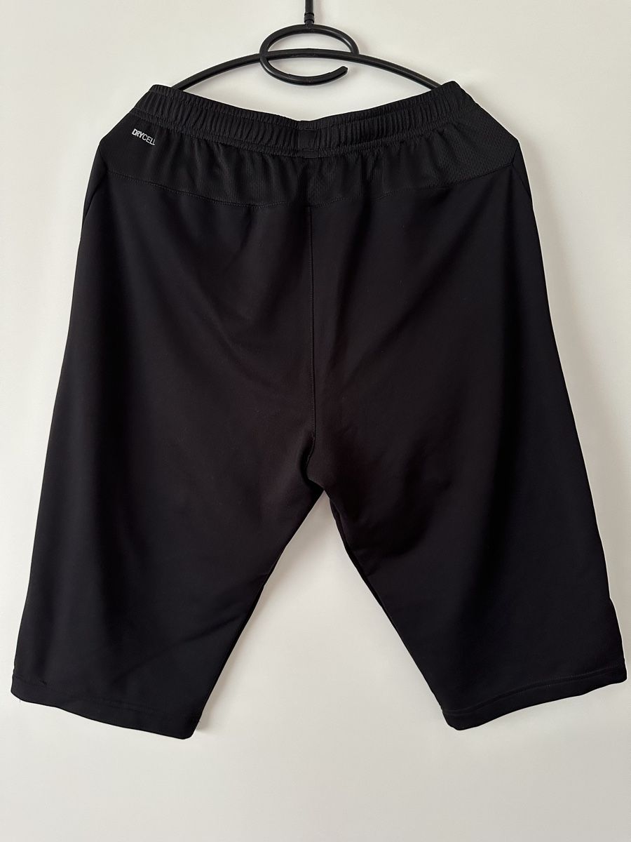Puma Pantaloni: Puma Sporthose kurz schwarz, Gr. S – Usato da Ermatingen venduto da nic_x2tf 2