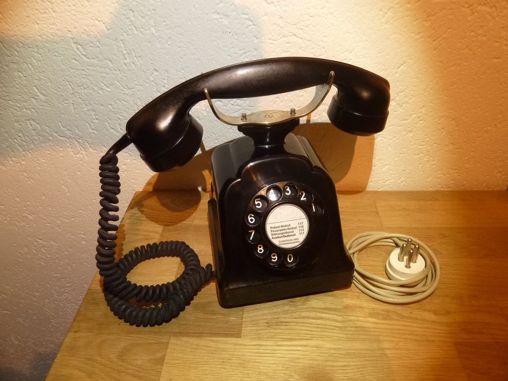 Antikes schön erhaltenes Telefon Modell 29 1