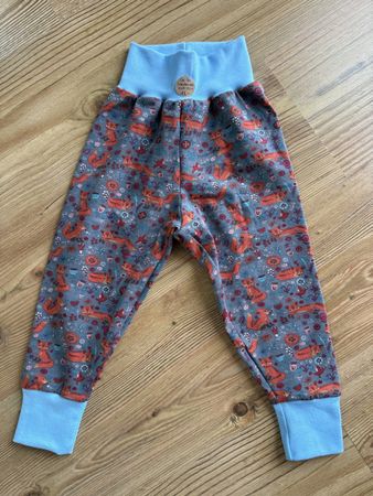 Hose mit Füchsen, Grösse 80, Handmade, Top Zustand!