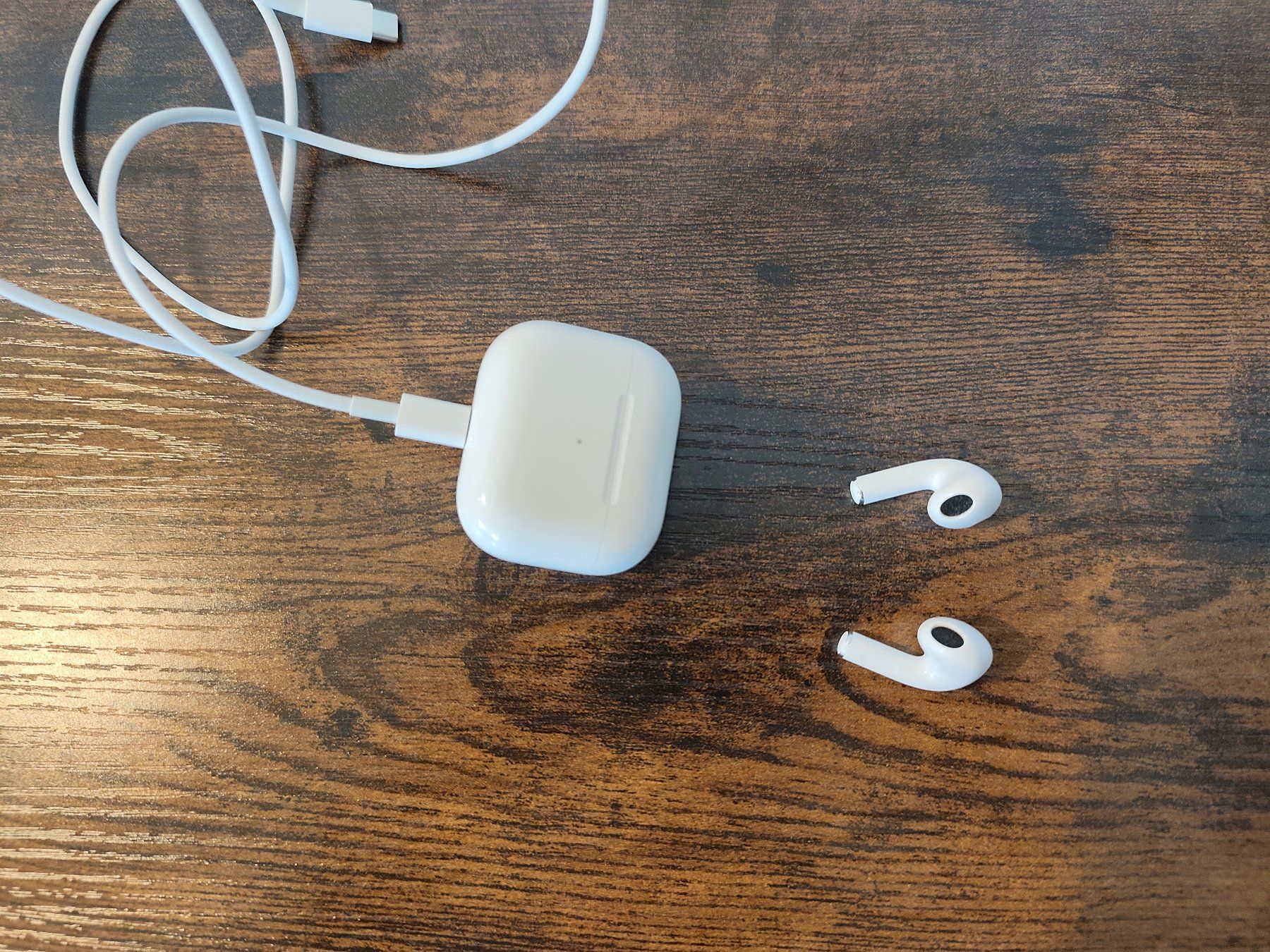 Apple Cuffie: Apple AirPods (Third Gen) with Case and Cable | ab 1 CHF – Usato da Altstätten SG venduto da Michaelious 3
