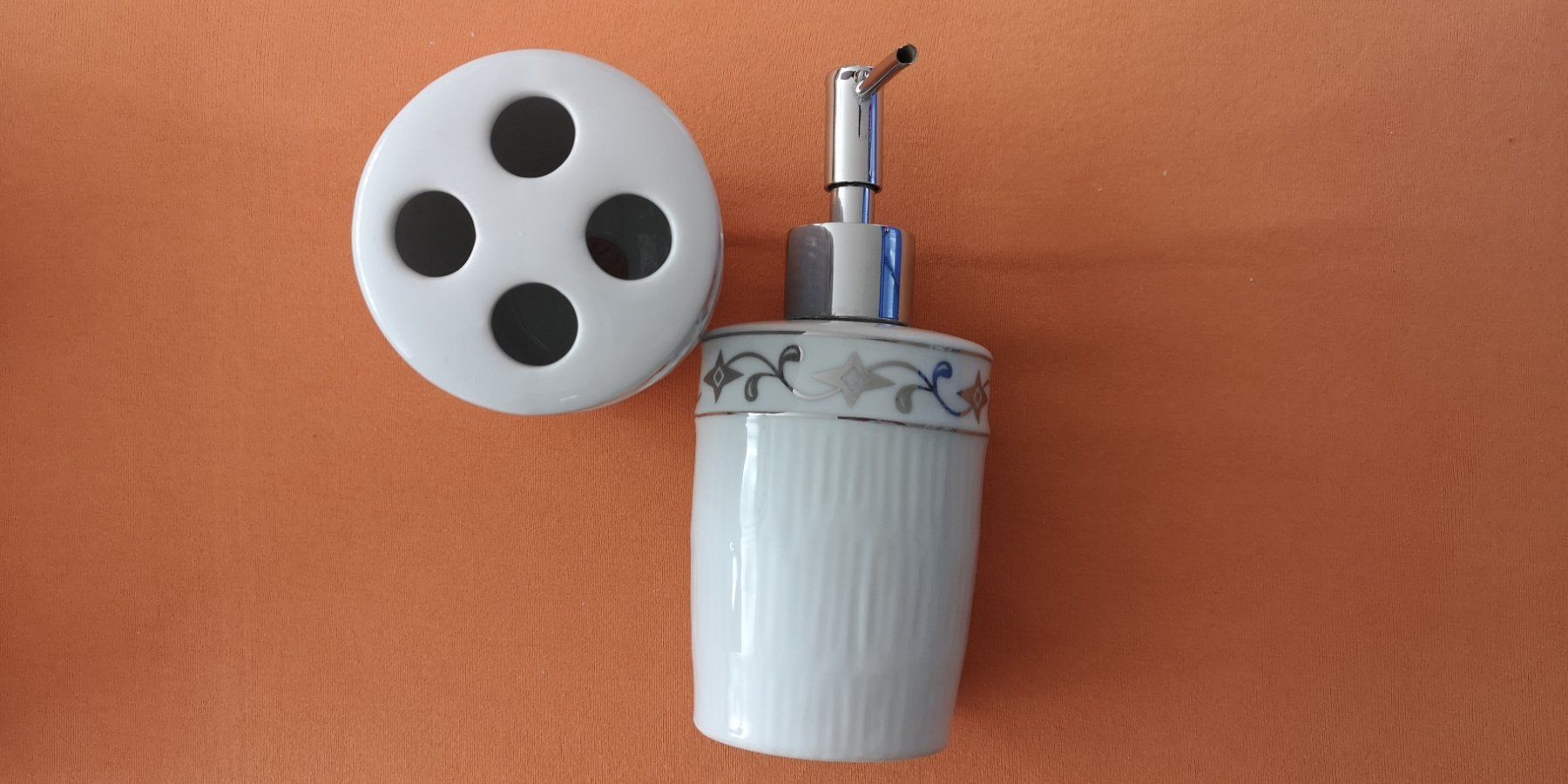 Cura dei denti: Bad Accessories 4-tlg – Usato da Widnau venduto da Schurlibua 2