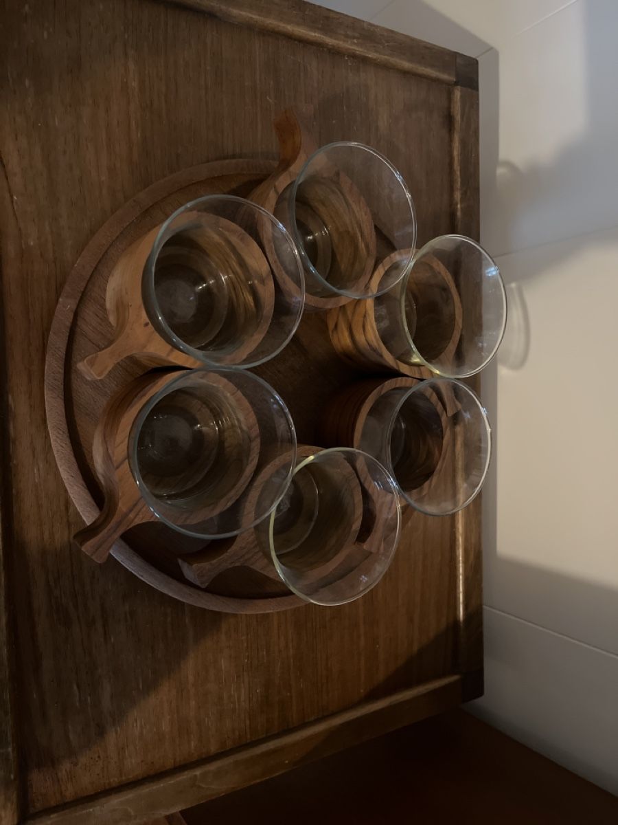 Piatti di portata: 6er Set Vintage Teak Gläser mit Tablett – Usato da Niederurnen venduto da gebrauchtbrauchbar 1
