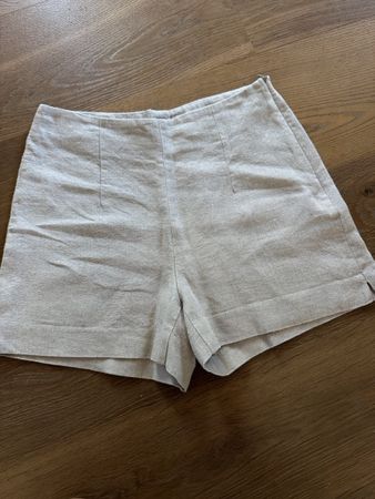 Zara Basic Collection Shorts 100% Leinen XS neuwertig