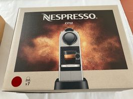 Nespresso Kaffeemaschine CITIZ rot rot neu originalverpackt.